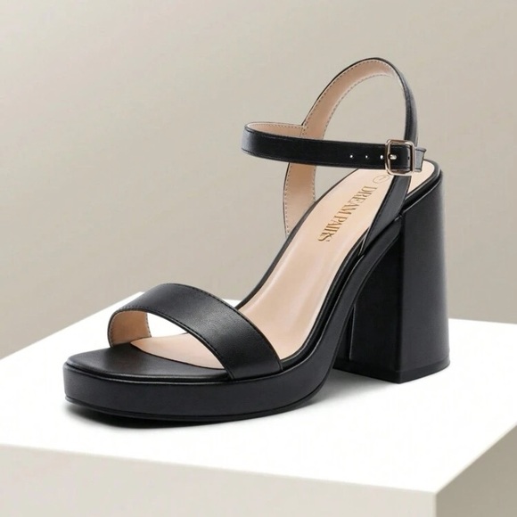 New in Box Black Strappy Open Toe Chunky Heels Pumps 8.5 - Picture 2 of 5